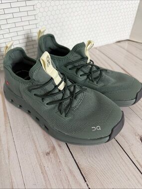 Kid’s ON CLOUDLEAP SNEAKERS — Olive Green with Cream Accents
